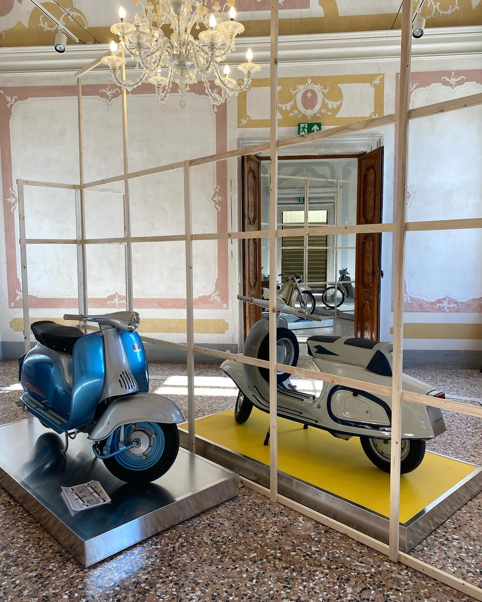 regioneFVGit's tweet photo. #mostreFVG
🛵 "Scooter Italia 1945-1970" l’esposizione allestita nella suggestiva cornice di Villa Manin a #Codroipo, fino al 04.05.25, rende omaggio a uno dei simboli più iconici del design e dell’ingegneria italiana.
Info qui 👉 https://t.co/dxc5an4rc3 https://t.co/tzo56ia6yq