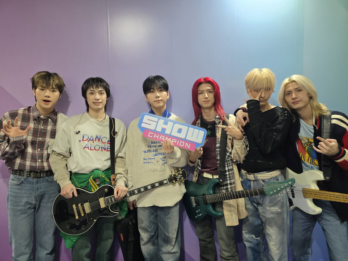 오늘 #쇼챔피언 절대 놓치면 안 되는 이유
🚨#XdinaryHeroes 스페셜 무대 볼 수 있음!!!!

#엑디즈 : #불꽃놀이의밤 부를게
정신 : 나가볼게
이성 : 사라질게
눈물 : 흐를게

((((((이 천재밴드가 너무너무너무너무 자랑스러운 나머지 수도꼭지가 되었읍니다🚰_🚰♥️♥️♥️))))))