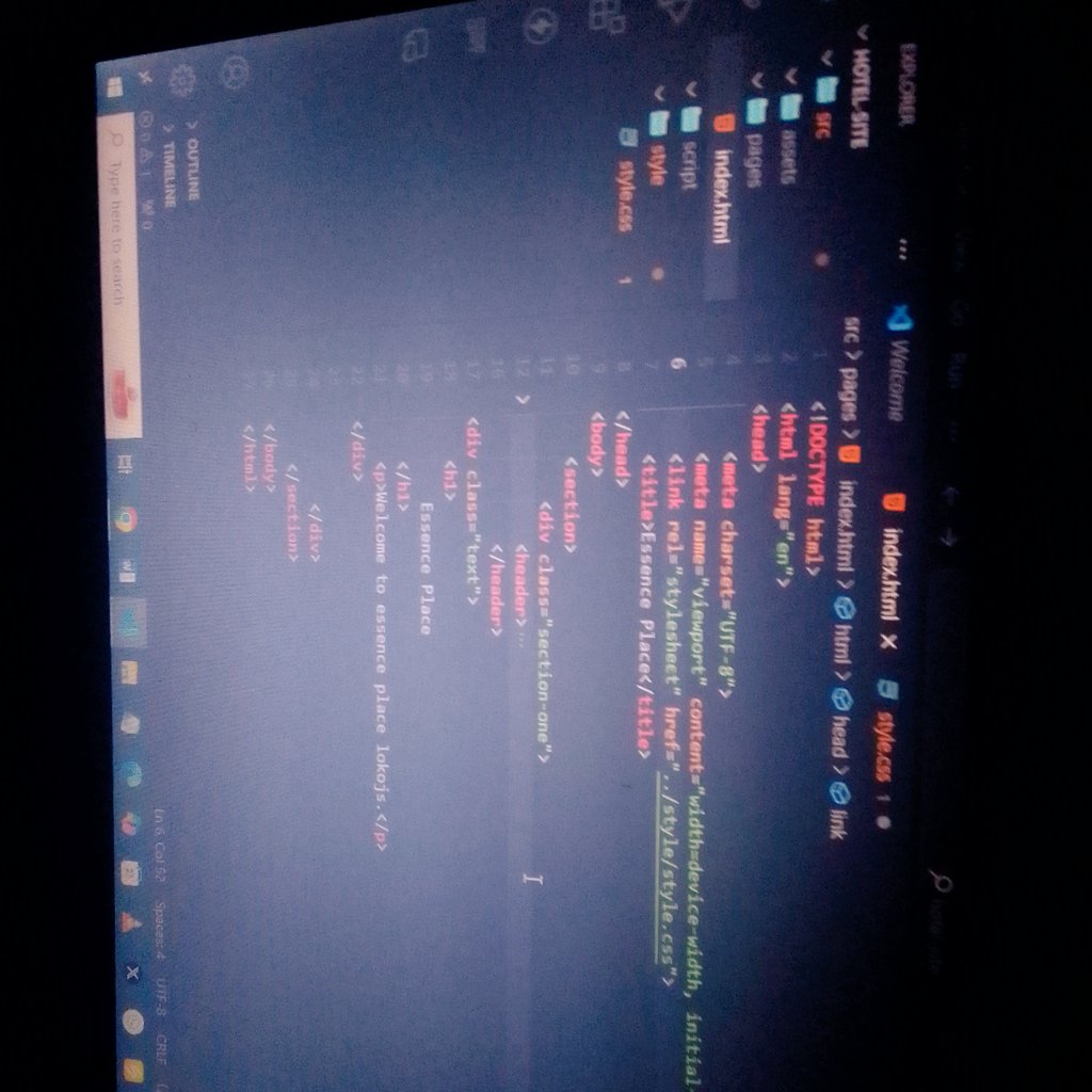 SOLOMONSEIDU2's tweet photo. When i landed my 1st gig building a hotel dashboard! Thought I'd need fancy frameworks & libraries, but surprisingly, it only required HTML, CSS & vanilla JS. Lesson learned: master the basics!
#webdev #firstgig #lessonslearned https://t.co/y761xqnCsy