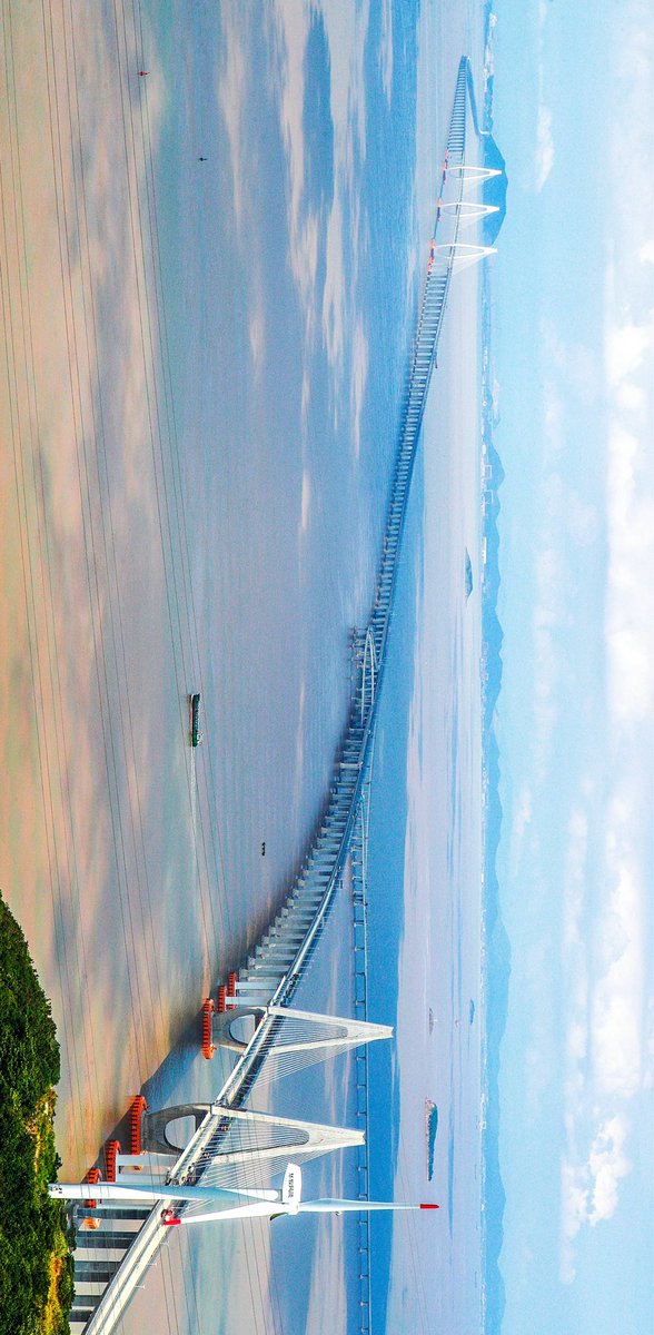中国🇨🇳浙江
舟岱跨海大桥。

#China #ChinaTravel #Naturalbeauty #NaturalPhotography #Natural #View
