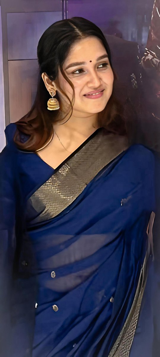 Anikha 🥵
#AnikhaSurendran