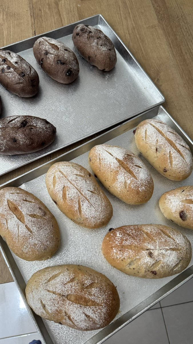 shasti__'s tweet photo. @tinkerbellllyy @FOODFESS2 haii kak aku jual berbagai macam soft cookies dan sourdough bread https://t.co/O90ENG06nE