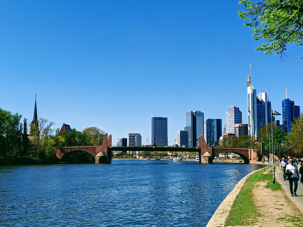 anna_schroed's tweet image. Tomorrow we leave Frankfurt after 6 wonderful years 🤗. This is simply a great place to live and do science. I'll always be grateful for the incredible friends and memories we made here, and for the excellent training I received at @MpiBrain.