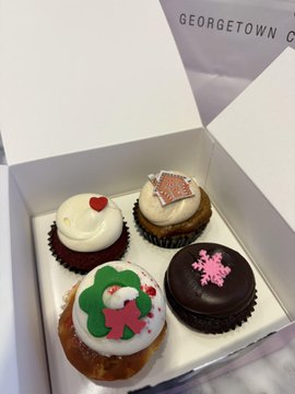 meng_osa's tweet photo. Georgetown Cupcake https://t.co/RFhW14or7g