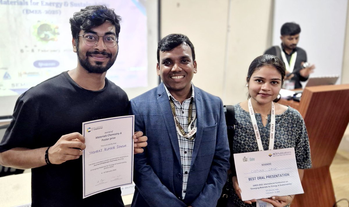 ChitvanJain6's tweet photo. Glad to present our work at #EMES2025 with an oral talk at VIT Chennai, Meet our alumni, Dr.
@Shyama_chem and engage in insightful sessions! Honoured to receive the Best Oral Presentation Award! 😇 Grateful to: 
@APM_lab_IISER_P
@RamanathanVaid1
@IISERPune
@ACSPublications https://t.co/WFnBcgS3IW
