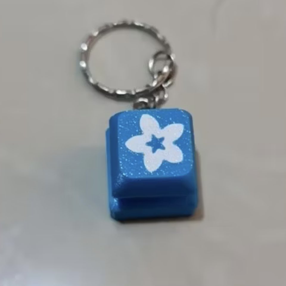 bpiyaaaa's tweet image. BINIVERSE WORLD TOUR FREEBIES
fan support by @bpiyaaaa 

BINI logo fidget toy keychain unli pindot
- 1:1
- limited quantity
- time &amp;amp; location: tba
- open for trades (sino may iska jho pls penge awa na lang sa iska jho ko sa 3rd pic) 
- pa-RT para makarating sa may iska jhoanna 😣