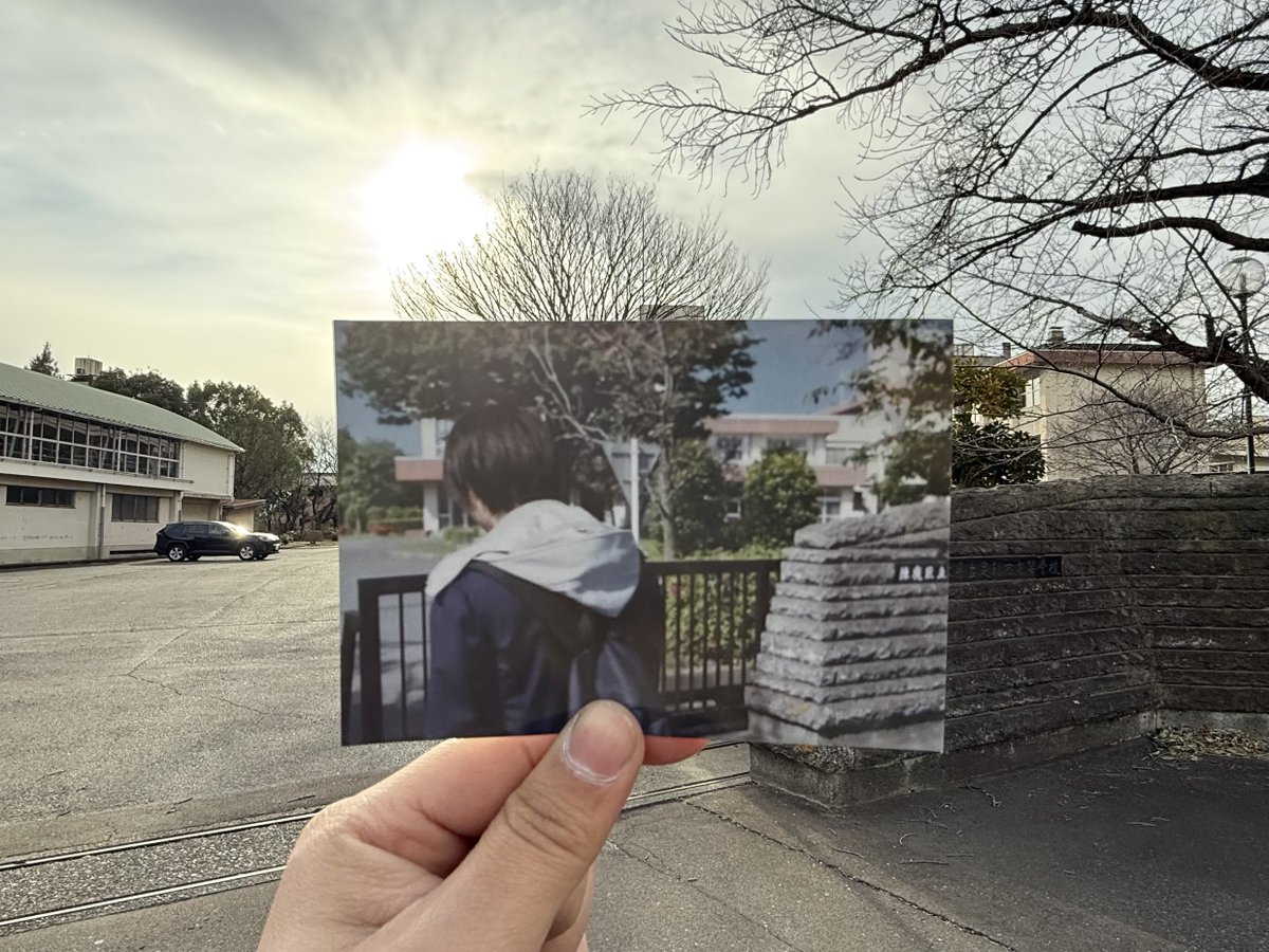 BobKarateren7's tweet image. てな訳で旧足利西高校でした。敷地の外から校門だけ（笑）
ドラマや映画で学校のシーンがあると大体ここが使われる廃校。最近では #アンダーニンジャ のロケ地としても使われていた。エンタメ界で定番のスポット。