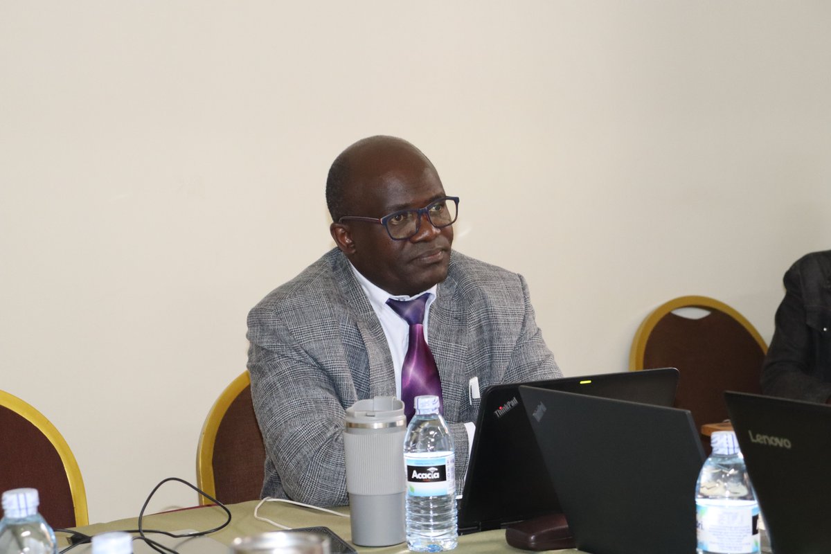 MUST_CITT's tweet photo. Prof. Julius Lejju the  former Dean Faculty of Science @MbararaUST shared a comprehensive recap about yesterday's training sessions on Professional Ethics, Classroom Management, Guidance and Counselling. This set the ball rolling for yet another day of knowledge sharing @UNESCO https://t.co/l8zKGjNZW1
