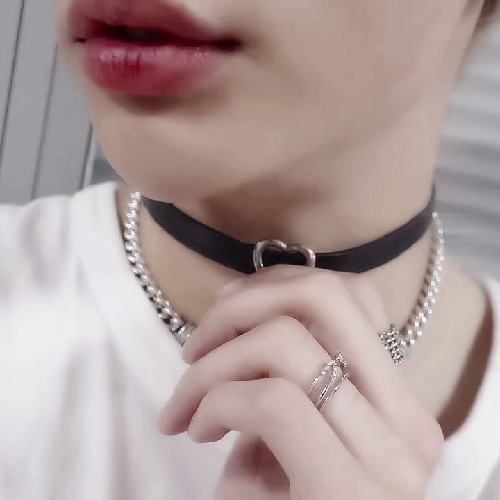 я в ахуе 

Hyunjin for Marie Claire Korea
#HyunjinxMarieClairekorea
#HyunjinxGivenchyBeauty
#Hyunjin <a href="/Stray_Kids/">Stray Kids</a>