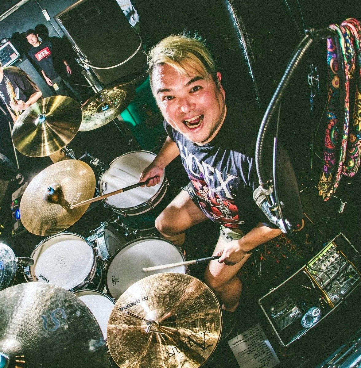 Over Arm Throw のえいじさんがCLEAR GRIPについて語ってくれました！！
<a href="/EIJI_OxAxT/">えいじ</a> 

Over Arm Throw えいじ × クリアグリップ「パフォーマンスが爆上がり」: Clear Grip インタビュー
drummerstopteam.com/?p=1959