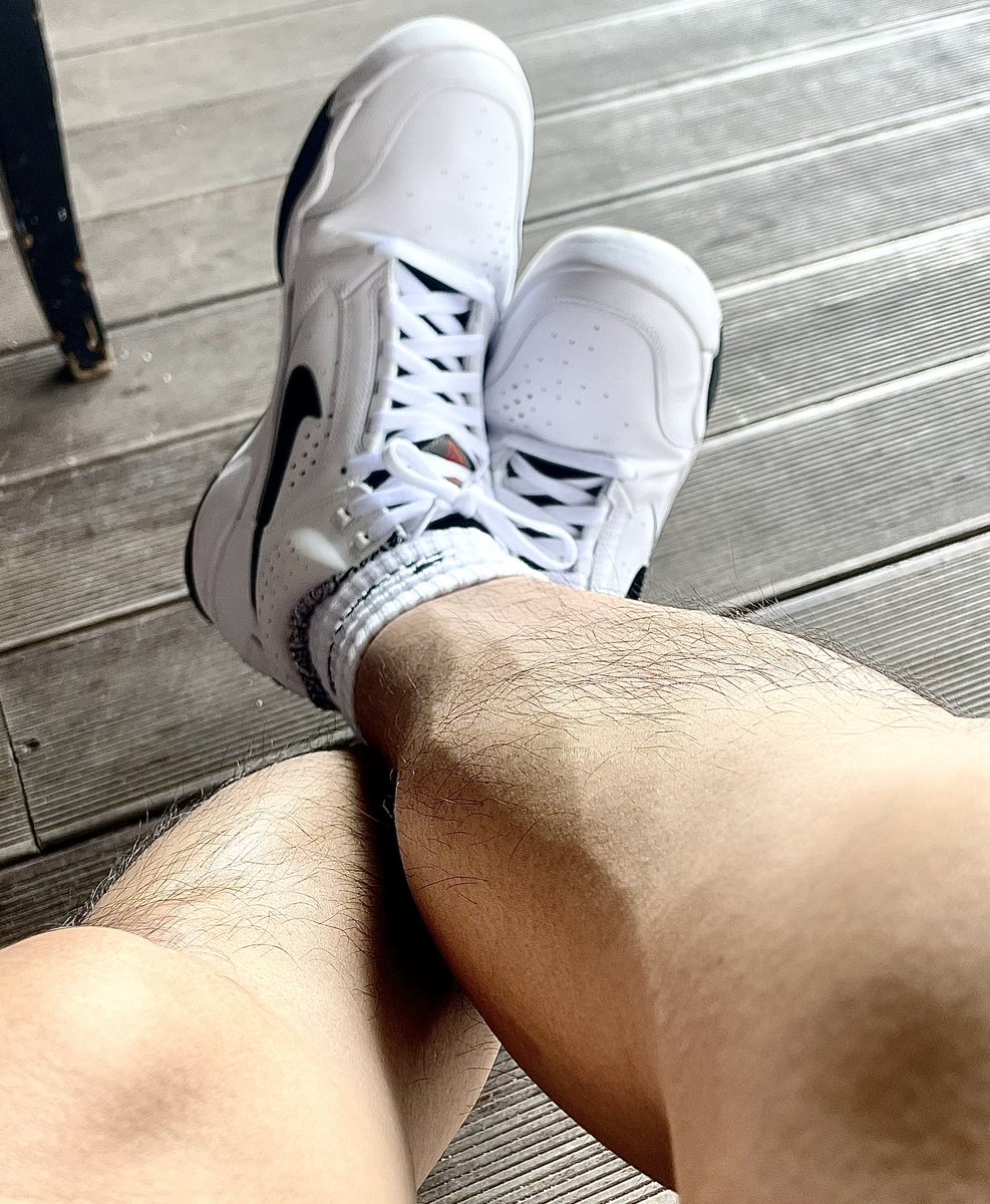 SocksStud's tweet photo. 🦶👣🧦👟👞🥾🎉 https://t.co/Ngw1JXtSUa