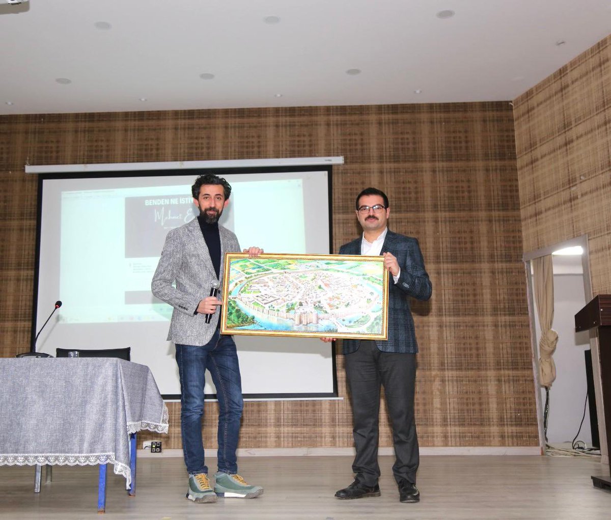 Kaymakamlığımızdan Şiir Dinletisi ve Söyleşi Programı