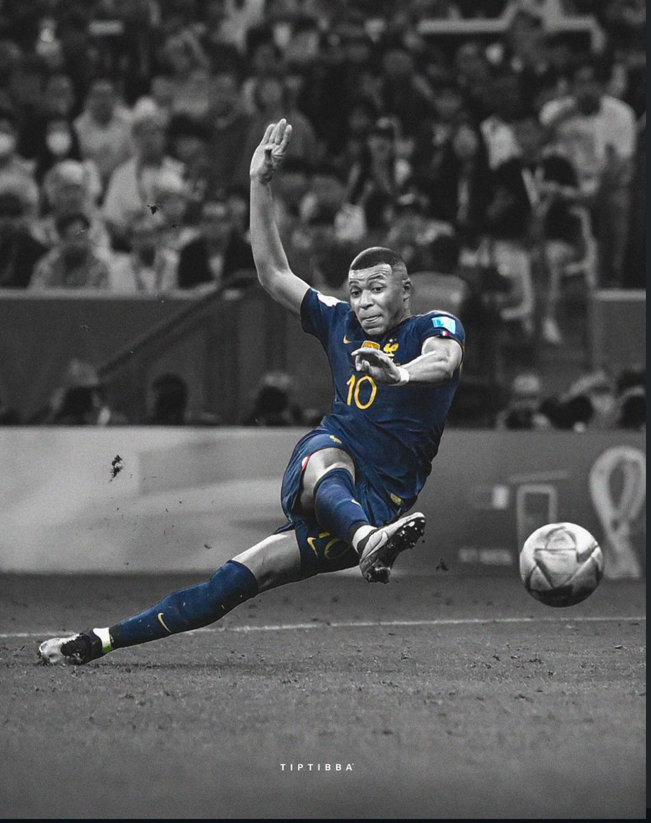 Kylian's tweet image. Same pose, different time. 🥶