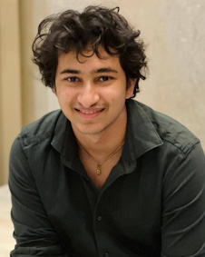 urstrulyMaxDHFM's tweet image. Waiting For the Royal Entry of Lion Cub #Gautham ❤️

#MaheshBabu𓃵