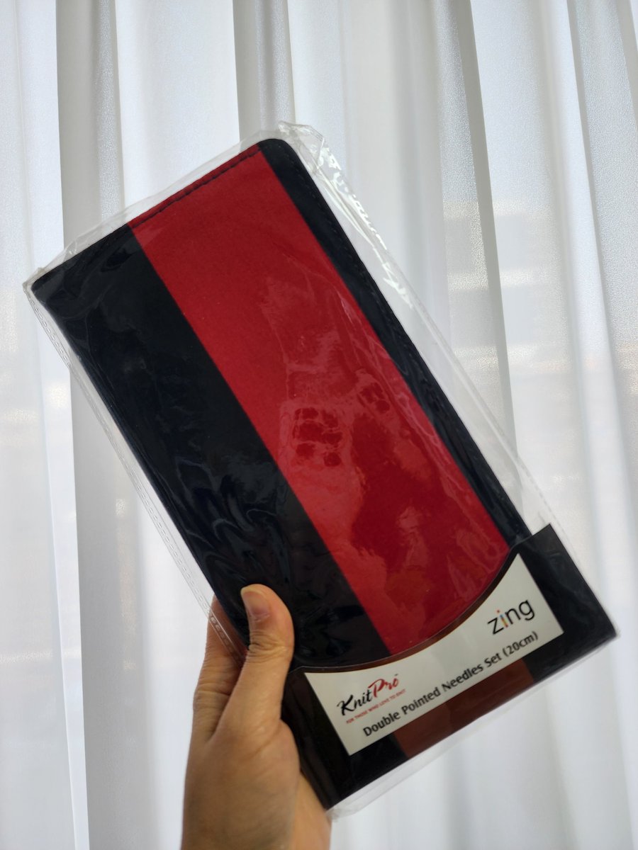 안녕하세요, 소∞소 상공인과 연대하는 스위니트입니다.☺️ 인터넷 못하시는 70대 이상 사장님들 보물을 캐와서 천원떼기로 사장님께 돌려드리는 소상공인 연대 마켓, 얼른 스토어에 상품 올려볼게요!
✨️상품 : 니트프로 징 20cm장갑바늘세트 2.5/3.0/3.5/4.0/4.5/5.0
✨️판매가 : 택포 30,000원