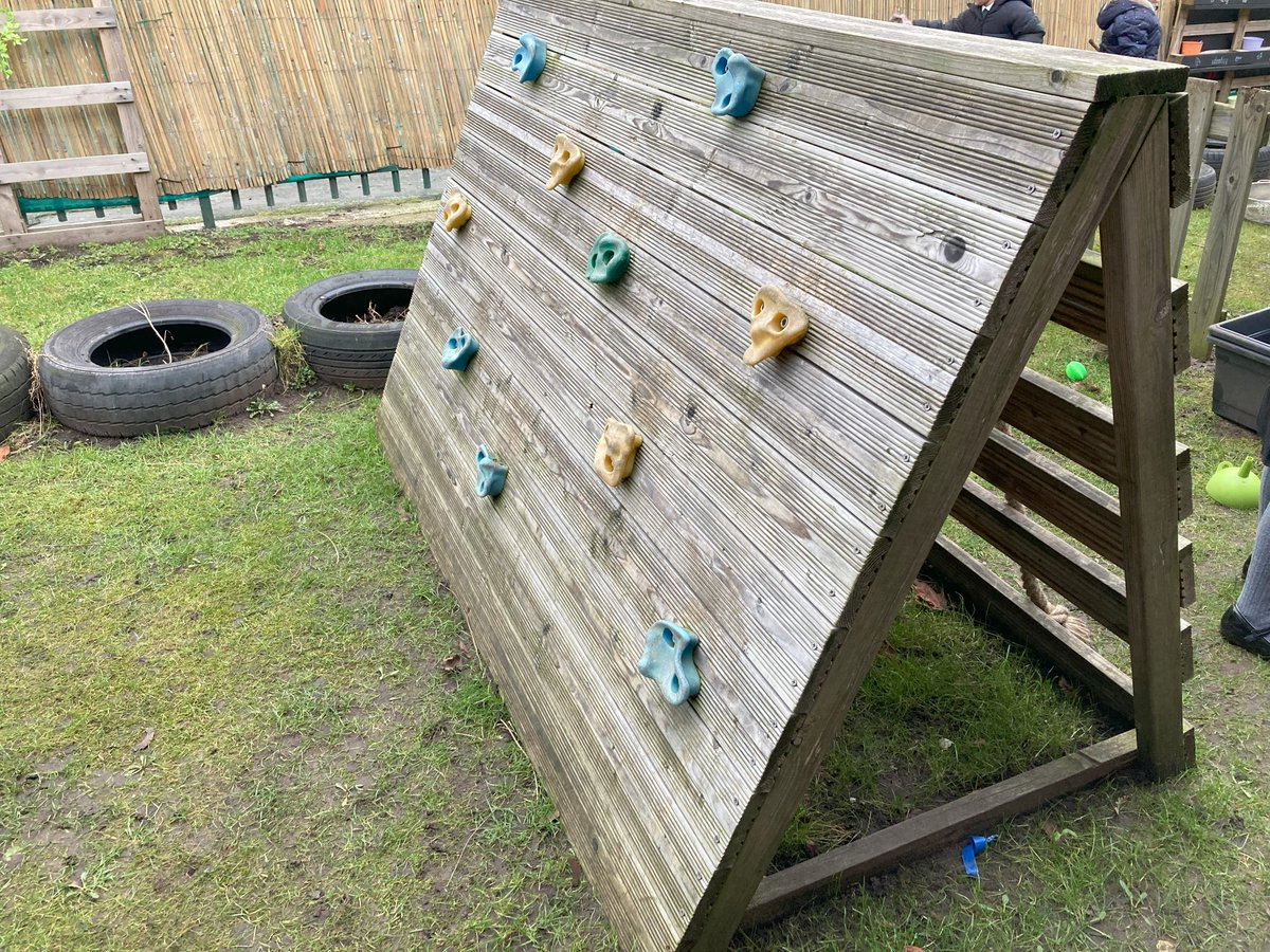LGfL♥️ (@lgfl) on Twitter photo Thank you <a href="/hgprimary/">Heygreen Primary</a> for hosting such an interesting visit for <a href="/LGfL/">LGfL♥️</a> and <a href="/LEOacademies/">LEO Academy Trust</a>
We loved the outdoor use of space and the Realtime assessment with gamification showcased some impressive learning on the Industrial Revolution topic! Thank you <a href="/hgprimary/">Heygreen Primary</a> for hosting such an interesting visit for <a href="/LGfL/">LGfL♥️</a> and <a href="/LEOacademies/">LEO Academy Trust</a>
We loved the outdoor use of space and the Realtime assessment with gamification showcased some impressive learning on the Industrial Revolution topic!