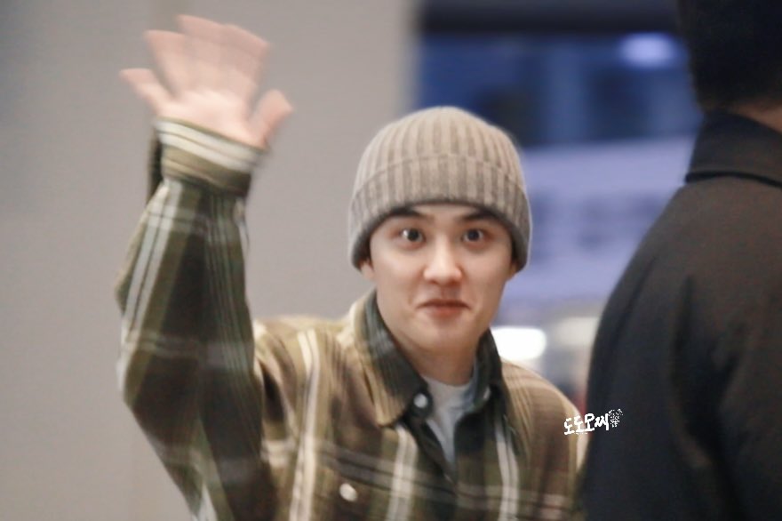 빠이빠이~

#도경수 #都敬秀 #DohKyungSoo