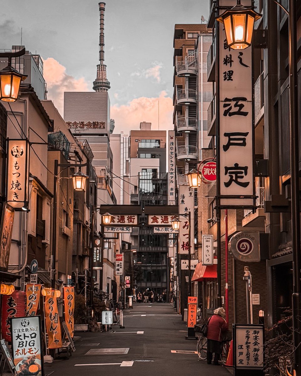 furumachi_alc's tweet image. 東京・浅草の路地裏。

#浅草路地裏 #路地裏飲み屋街 #路地裏 #昭和レトロ #街歩き #浅草