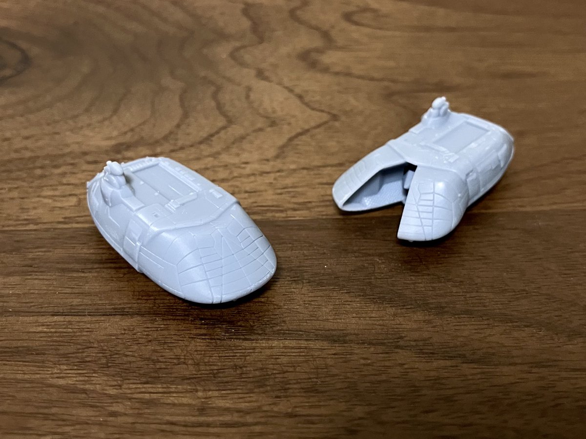 shooooooooma_B's tweet image. 1/700『スーパーX2』を買ったよ！！

ガレージキットは全くの素人だけど、スケール的に某分冊百科の出版社が出してるゴジラの対に欲しくて、買うしかない！と思い去年のスーパーXに続いての購入！
頑張って塗るしかない！！

もう1セット欲しいサイズ感ではある🛩️
#WF2025W
#ADLAB
#スーパーX2
#ゴジラ