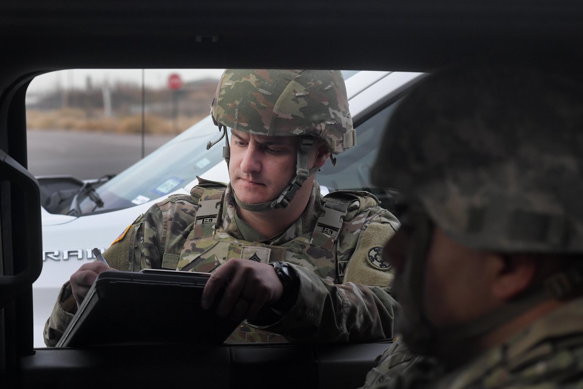 A U.S. Army Reserve Soldier with the 192nd Quartermaster Company monitors an area along the #SouthernBorder near Santa Teresa, New Mexico, in support of U.S. Northern Command on Jan. 28, 2025.

📷: Sgt. 1st Class Jon Soucy

<a href="/USArmy/">U.S. Army</a>  <a href="/SecDef/">Secretary of Defense Pete Hegseth</a> 

spr.ly/6004IEsOj