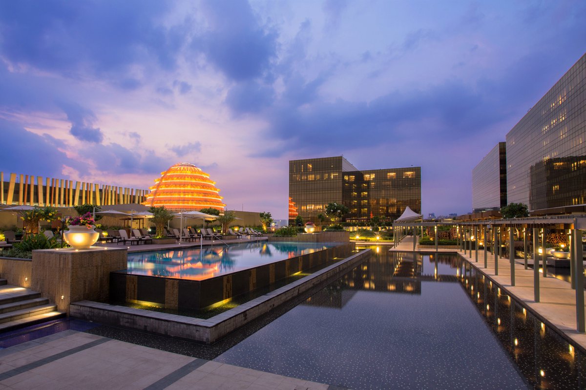 MelcoResorts's tweet photo. Melco has garnered a record 107 stars from the newly published 2025 Forbes Travel Guide, excelling in its lead among integrated resorts in Asia and topping the competition across all of Macau with three new FTG Five-Star awards across the Hotel, Restaurant and Spa categories. https://t.co/rrPOIjq8UV