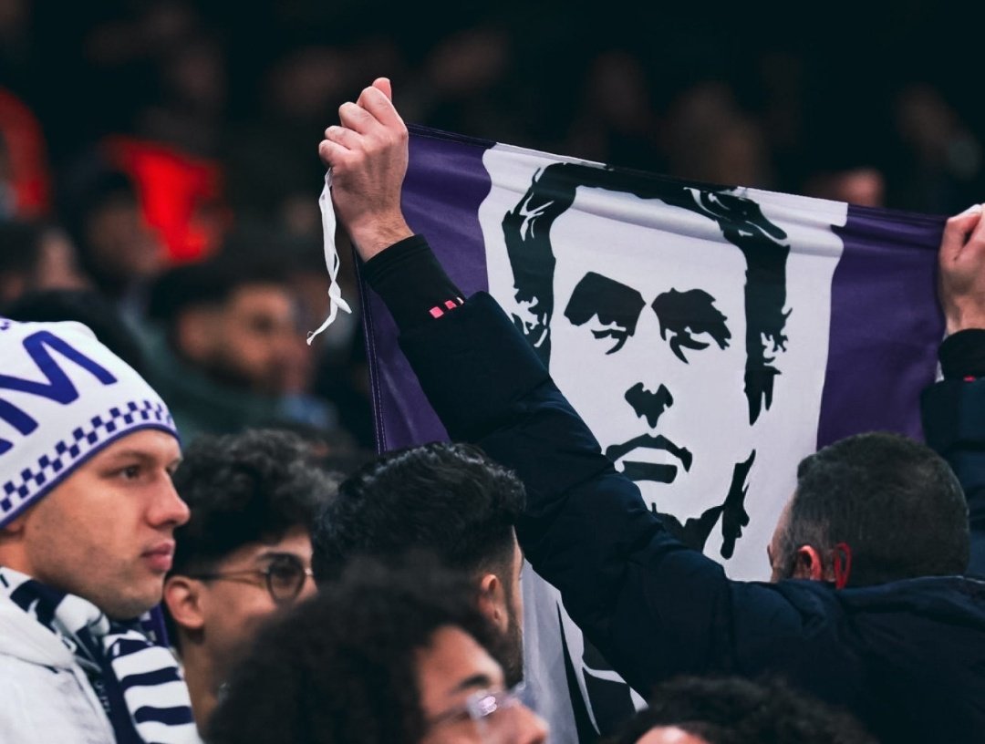 The banner that the travelling Real Madrid fans took to the Etihad👏🐐

Crazy that the guy on the banner has a greater football legacy that Man City itself.