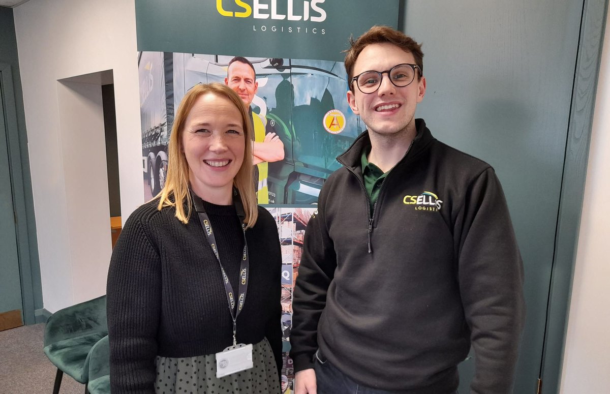 Stephanie Drummond and James Cook all set for the Stamford College SK Skills Summit tomorrow, where they’ll be introducing 300+ students to the world of logistics!
#LogisticsCareers #SkillsSummit #FutureOpportunities