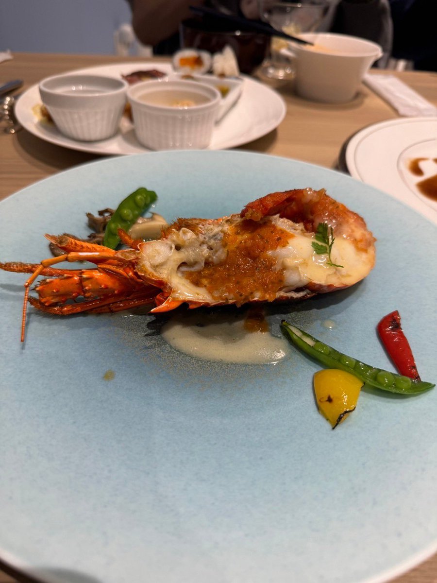 kfam_log's tweet photo. 伊��志摩旅行振り返り23

志摩地中海村の夕食ビュッフェはクオリティがめちゃくちゃ高い✨
今回はお部屋の特典で、松阪牛と伊勢海老もいただいた☺️
本当に美味しかった…!! https://t.co/oXZnI5CW6B