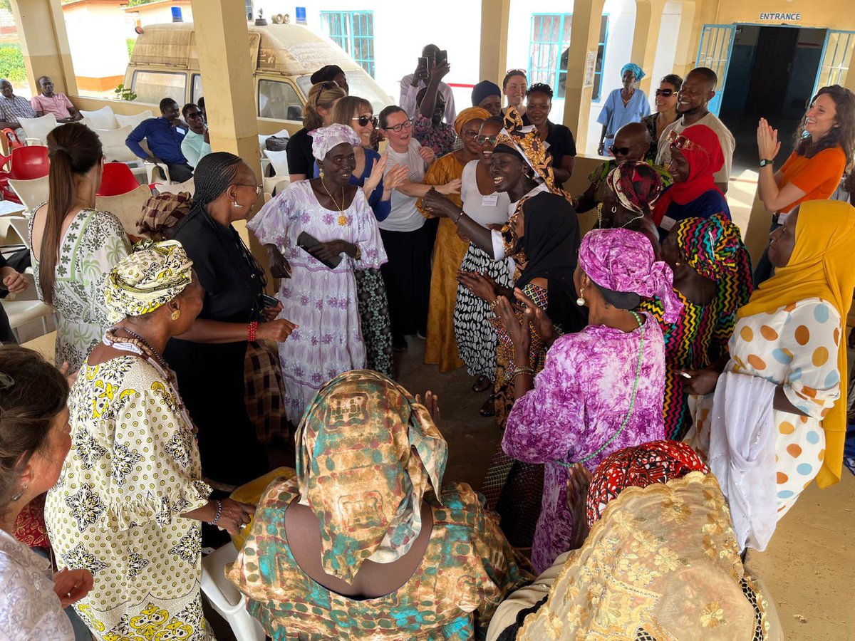 CHIMEforPMH's tweet image. After an amazing visit with the Kanyeleng in Priang yesterday #CHIMElaunch day 2 is starting with an interview with the famous Jaliba Kuyateh. It’s been 3 days filled with learning, discussion and lots of music.