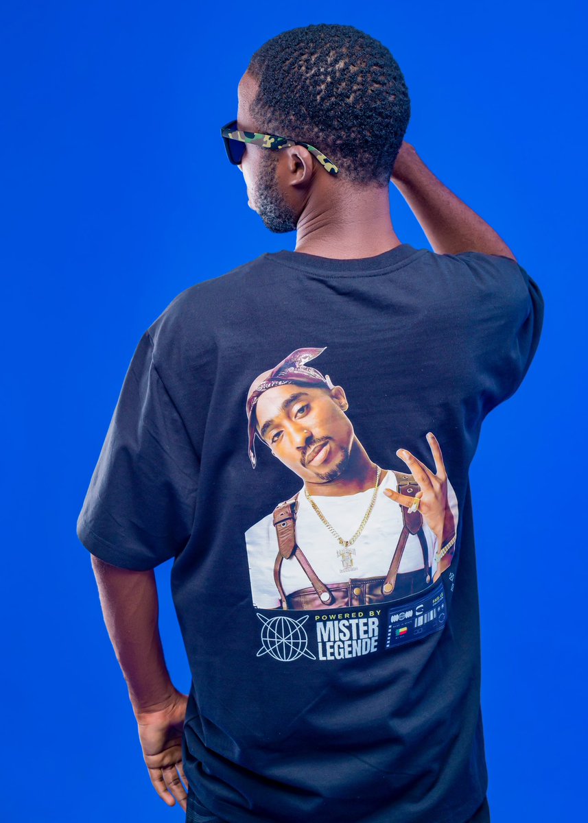 MisterLegende's tweet photo. Always stay focused on what’s important. Fais-LE!!!
MADE IN BENIN 👕 

Muse: @saopolo_best 💫

https://t.co/D8uo7jdXJI

#lookoftheday #fashion #fashiongram #outfitinspo #mlstyle #outfitinspiration #lookbook #metoday #victorytshirt  #mylook #instastyle #instafashion #benin https://t.co/vGCwaOD3IW