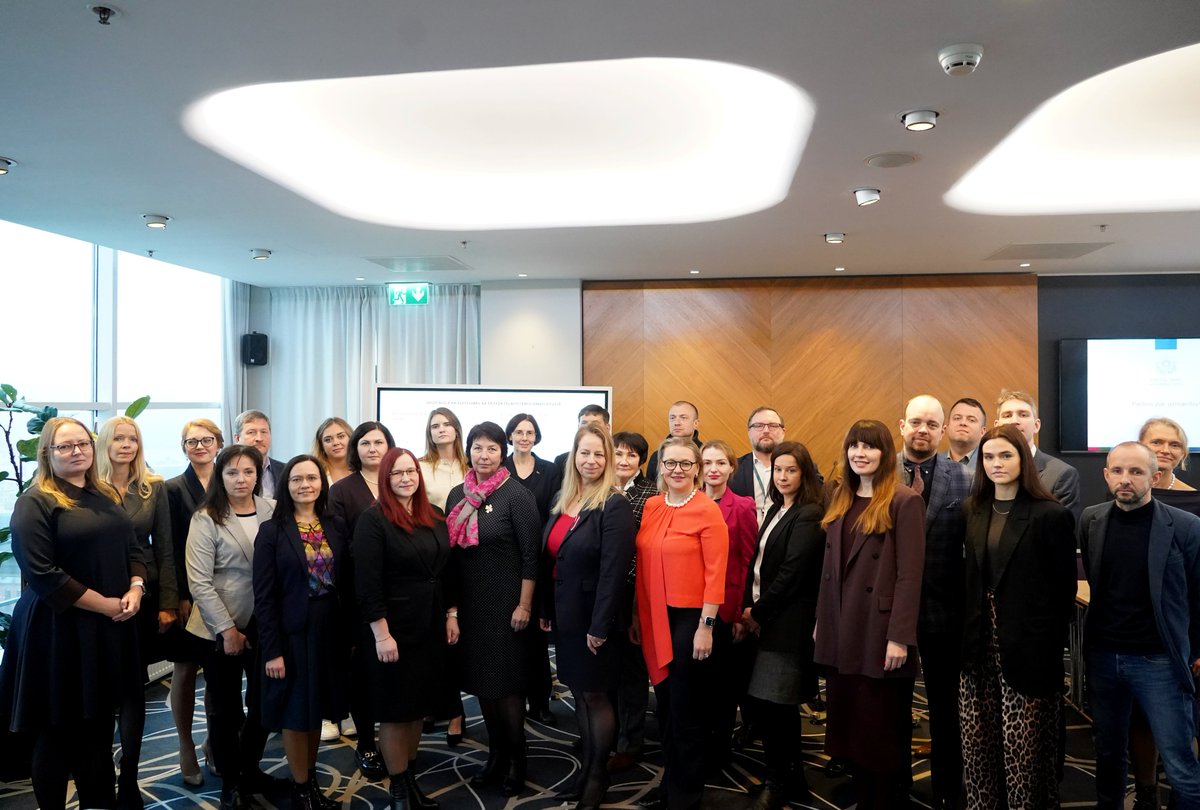 KPgovLV's tweet photo. 2025. gada 28. janvārī @PTACgovLV  un citas iestādes, tostarp @KPgovLV , parakstīja memorandu par Digitālo pakalpojumu akta efektīvu īstenošanu Latvijā.
🔗Plašāk: https://t.co/77KGw3urV1 https://t.co/DZa4TCwe6C