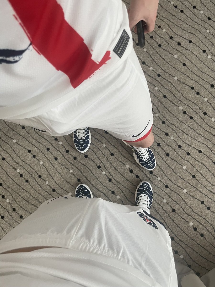 You, between my boyfriend and me? 😜