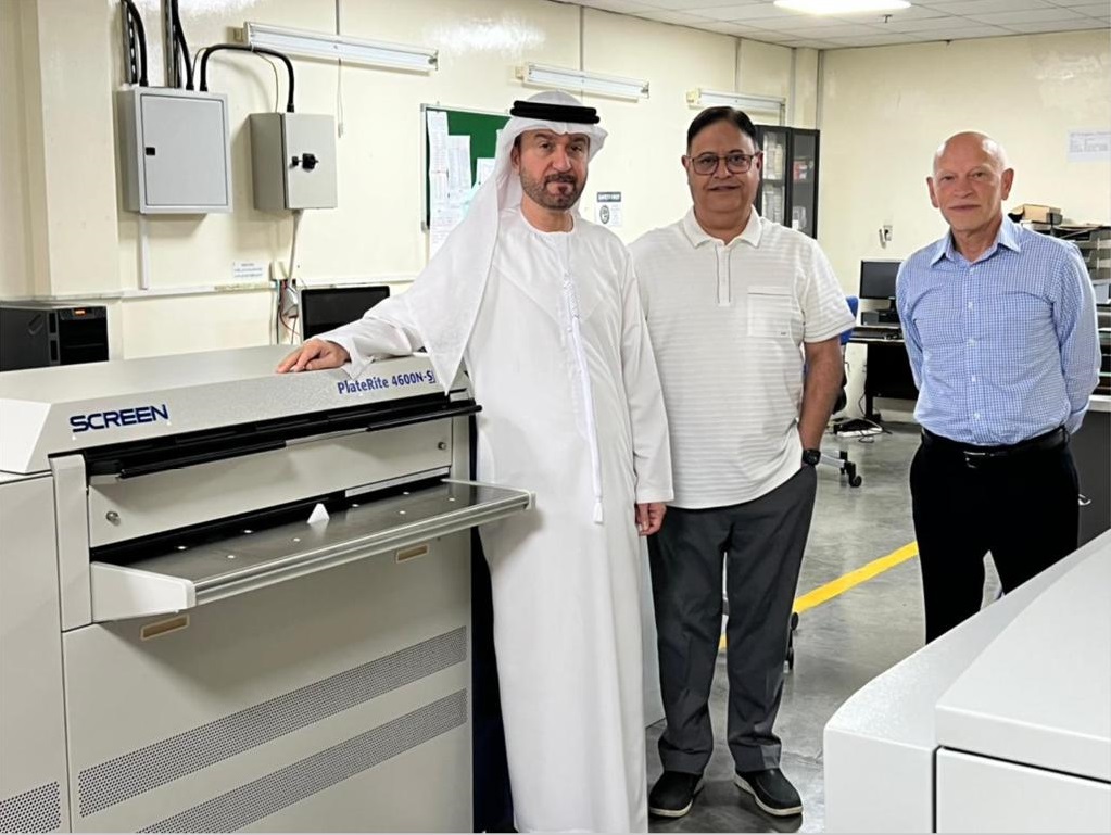 aahtrdg's tweet photo. Successful Installation of Screen CTP PT-R 4600N S @ Interactive Printer Solutions - FZ CO. In the picture find Mr. Sandeep Thapar – Operations Director @ IPS. /Mr. Mohammad Alhashimi – CEO @ Ali Alhashemi Trading &amp; Mr. Ali Al Safavi – Sales Manager Middle East @ Screen Europe. https://t.co/7Lr0iCmPjo