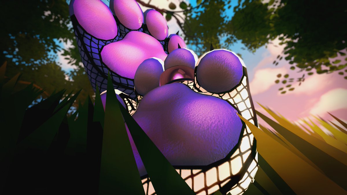 "Heyy bae would you still love me if I was a worm??" 

uhh yah- I don't even know where you are bro... goodluck! xP 🐾💔
#VRChat #paws #sizedifference #furry #macro #sizetwitter #giantess #巨大娘