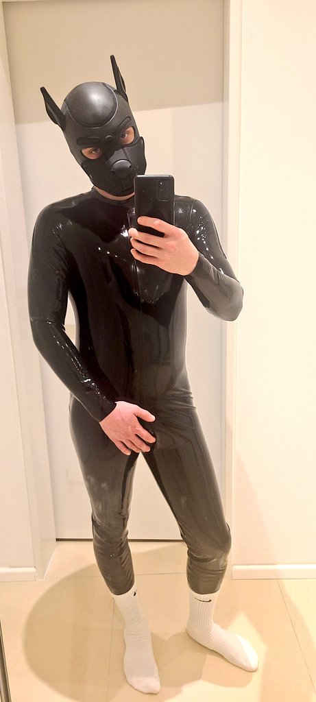 Someone asked for a rubber pup?
I can be at your service 🥵
