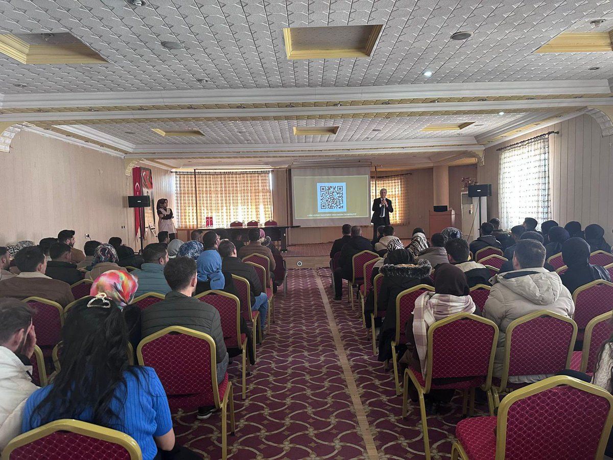 "Evlenecek Gençlerin Desteklenmesi Projesi" kapsamında evlilik öncesi eğitimler devam ediyor. 12.02.2025 tarihinde düzenlenen eğitime Erciş ilçemizde ikamet eden 40 çift katıldı.

#AileYılı