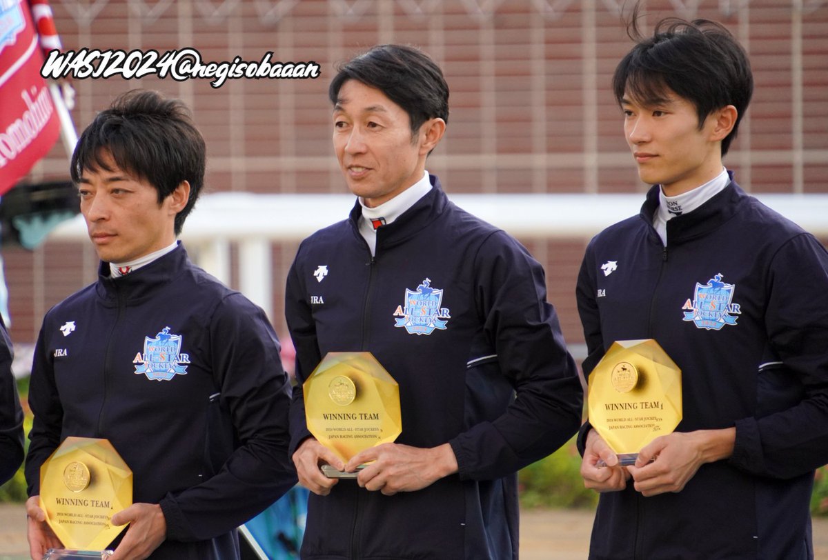 negisobaaan's tweet image. フォロワーさんに川田さんファンの方がいらっしゃったので
写真見返したら川田さんは戸崎さんと大体ｲﾁｬｱ…してた
#WASJ2024 #戸崎圭太 騎手 #川田将雅 騎手 #武豊 騎手