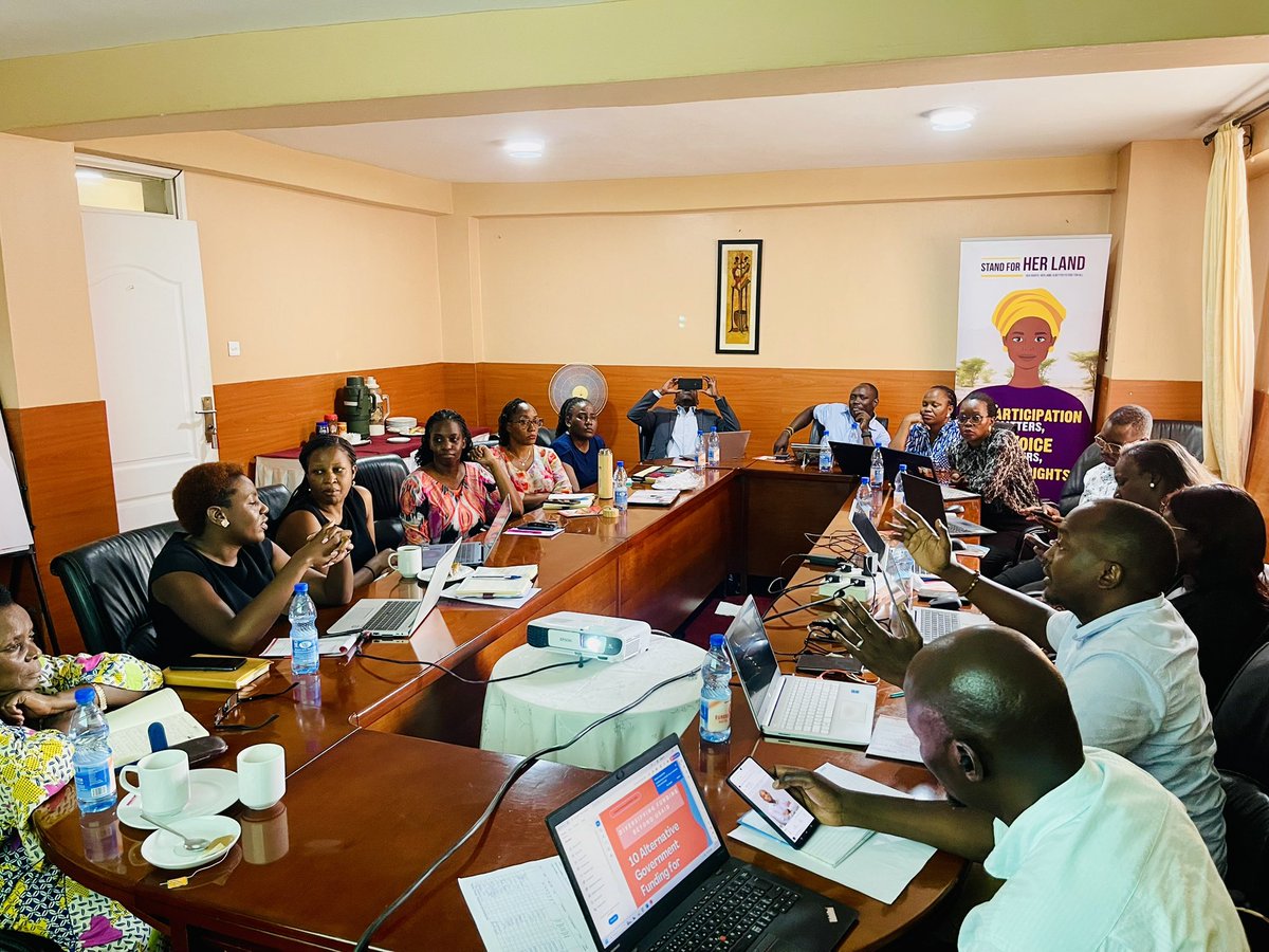 The room is heating up as S4HL coalition members meet to dig deeper into provisions around property rights in the Marriage Bill, 2024. 

The Bill currently before the parliament committee for further scrutiny provides for key property rights for spouses. 

#S4HL #WomenLandRights