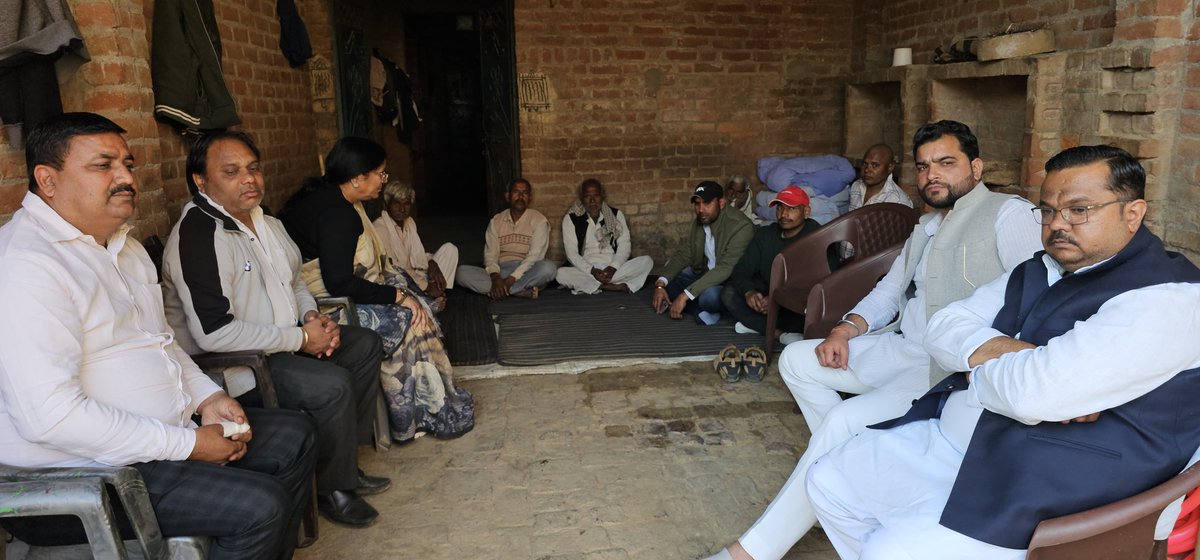 mlaetawah's tweet image. अपनी विधानसभा क्षेत्र इटावा सदर अंतर्गत मानिकपुर रोड के ग्राम अड्डा हड़ौली निवासी करन राजपूत जी के पुत्र के निधन की दुखद सूचना प्राप्त होने के उपरांत उनके निवास स्थान पर जाकर अपनी शोक संवेदना व्यक्त की, ईश्वर पूर्ण आत्मा को अपने श्री चरणों में स्थान दें
ॐ शांति ।