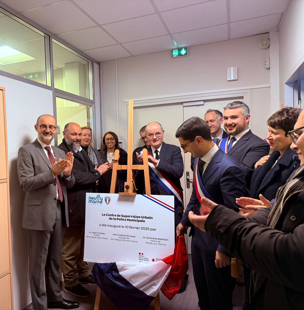 Vincent CAPO-CANELLAS (@capo_canellas) on Twitter photo À <a href="/neuilly_marne/">Ville de Neuilly-sur-Marne</a> nous avons inauguré le nouveau centre de supervision de la vidéo protection, dans les locaux de la Police Municipale, autour du Maire Zartoshte Bakhtiari <a href="/Zart_b/">Zartoshte BAKHTIARI</a> et en présence <a href="/Prefet93/">Préfet de la Seine-Saint-Denis</a> <a href="/GeoffreyCarva/">Geoffrey CARVALHINHO</a> représentant <a href="/vpecresse/">Valérie Pécresse</a> <a href="/iledefrance/">Région Île-de-France</a> Une étape de plus au À <a href="/neuilly_marne/">Ville de Neuilly-sur-Marne</a> nous avons inauguré le nouveau centre de supervision de la vidéo protection, dans les locaux de la Police Municipale, autour du Maire Zartoshte Bakhtiari <a href="/Zart_b/">Zartoshte BAKHTIARI</a> et en présence <a href="/Prefet93/">Préfet de la Seine-Saint-Denis</a> <a href="/GeoffreyCarva/">Geoffrey CARVALHINHO</a> représentant <a href="/vpecresse/">Valérie Pécresse</a> <a href="/iledefrance/">Région Île-de-France</a> Une étape de plus au