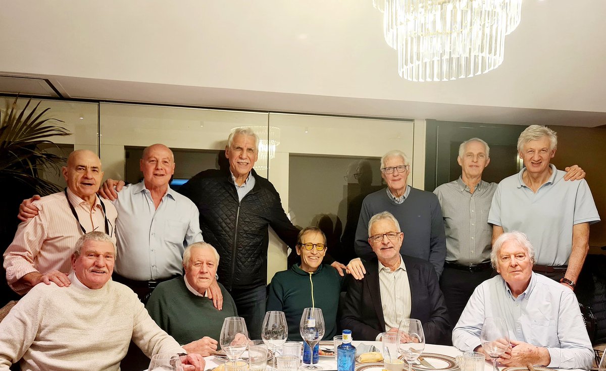 Ayer tuvo lugar en Madrid un bonito reencuentro. Rumbo a la Copa del Rey, Walter Szczerbiak se reunió en Madrid con excompañeros como Cristóbal Rodríguez, Vicente Paniagua, Vicente Ramos, Lolo Sainz, Luis Mari Prada, Brabender, Emiliano, Juan Corbalán, Joe Llorente y José Beirán.