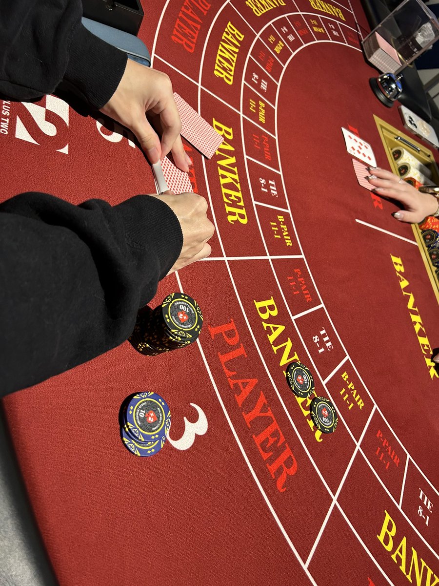 バカラ稼働中🔥 カジノゲーム連日盛り上がってます🥰 今ならすぐのご案内です！！ ぜひご来店お待ちしてます🙇‍♀️✨ #アミューズメントカジノ # バカラ #baccarat #blackjack #poker #ポーカー #ミナミ #大阪 #難波 #堀江 #罫線 #ルーレット #心斎橋  #シーシャ #bar