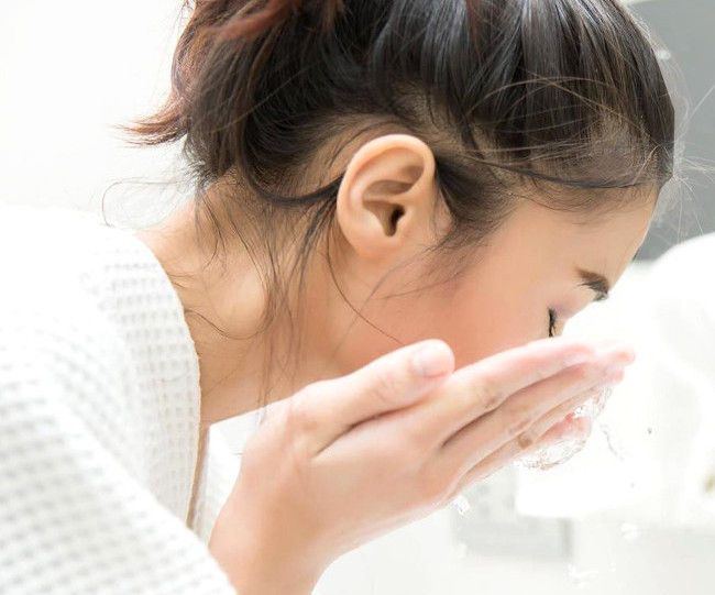 Este dúo de limpieza facial te cambia la piel, literalmente ✨ bit.ly/4jXgfuM