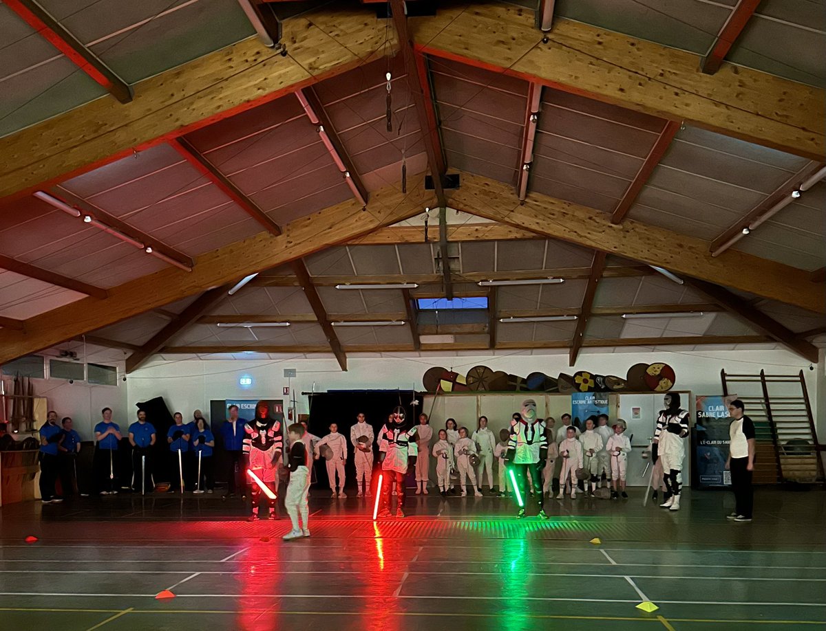 Très heureux d’avoir inauguré avec <a href="/AlexVincendet/">Alexandre VINCENDET</a> la salle d’escrime Manon Apithy-Brunet. Toute la ville de #RillieuxlaPape est fière de sa championne olympique au sabre 🤺.
Merci de ta proximité et de ta simplicité 
<a href="/Noune_Brunette/">Manon Apithy</a>. La marque des grands champions !