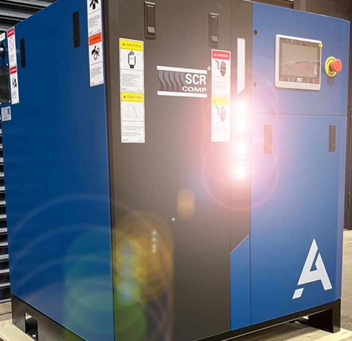 There's a light, a certain kind of light.
Imagine a compressor communicating visually.
SCR has introduced an LED status light to its design;  white=on green=running amber=warning red=fault. An industry 1st, it's striking &amp; useful. SCR: bringing light where there was darkness.