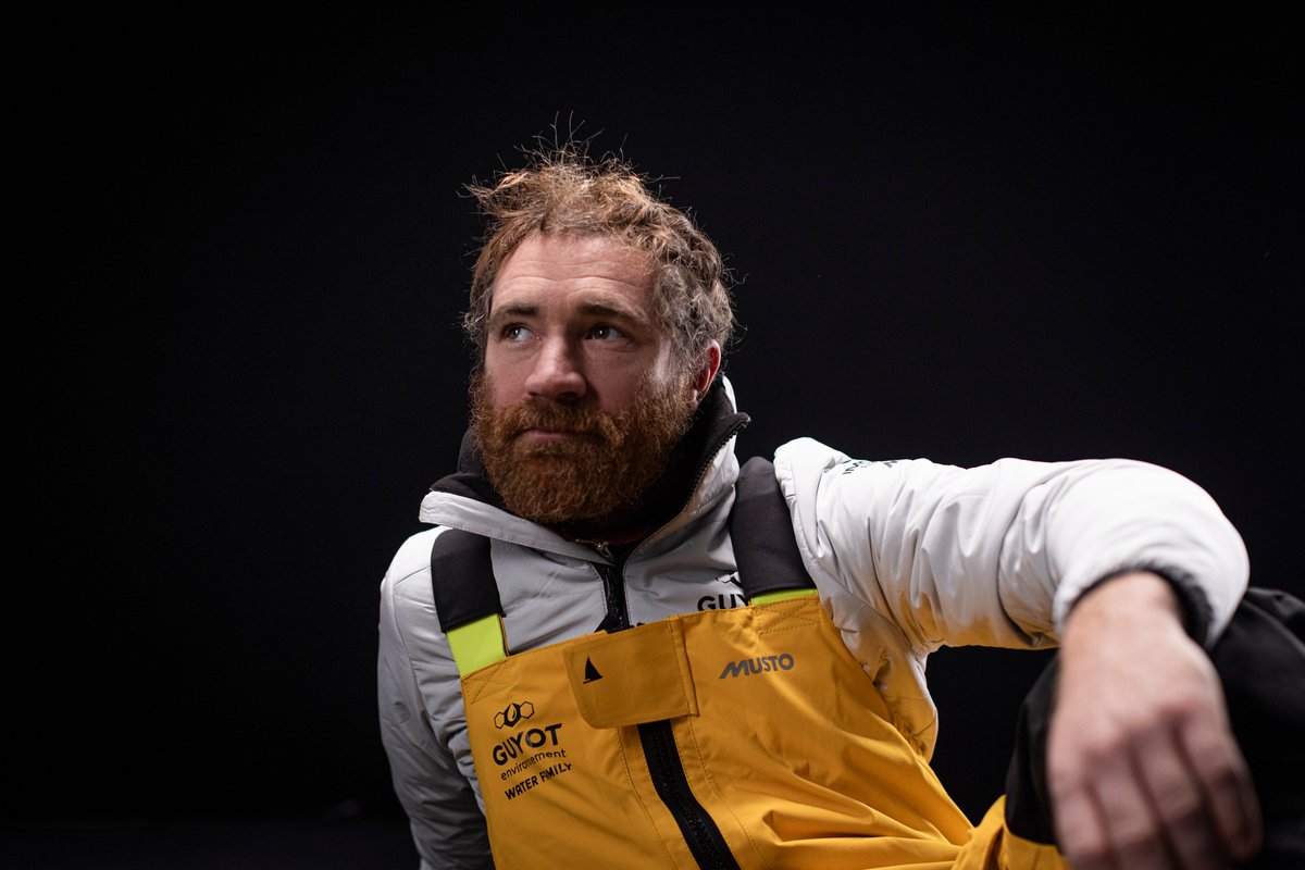 🌊 De l’Océan à la Terre : L’Autre Défi des Skippers

⛵️ Le retour à terre est un moment aussi presque complexe à appréhender que le Vendée Globe lui-même. Mais c’est aussi le début d’une nouvelle aventure, riche de l’expérience acquise en mer.

📸 Vendée Globe