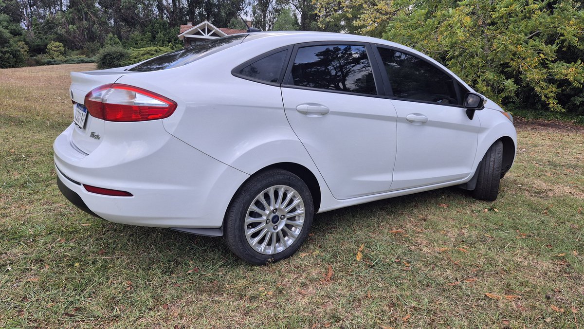 jmonaco85's tweet photo. Vendo! Fiesta KD SE Plus sedan 147.000km única mano con GNC super económico! Todo al día... https://t.co/t1cob1nkag