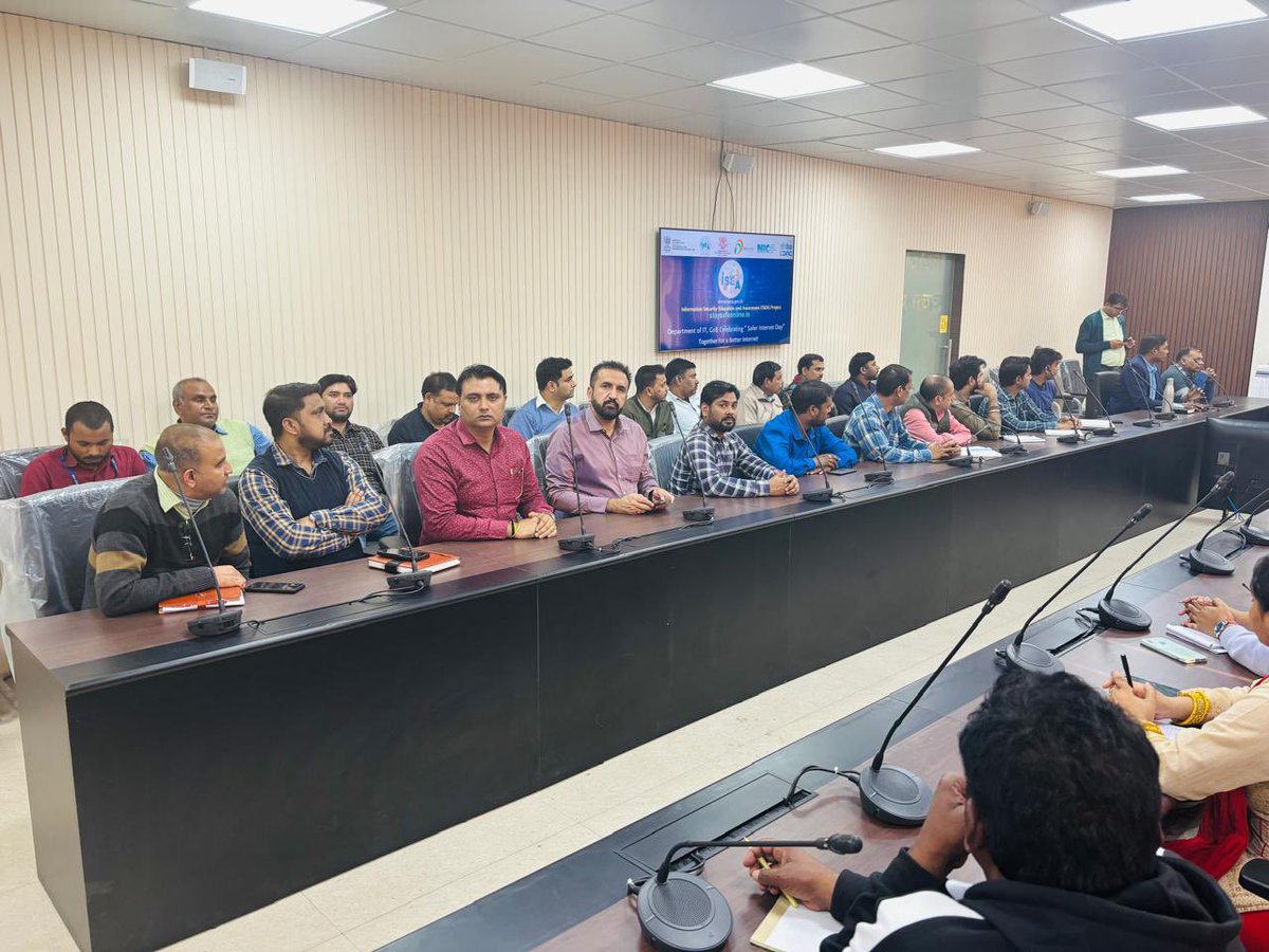 DitBihar's tweet image. #SaferInternetDay aims to raise awareness &amp;amp; promote safe and responsible Internet use, among all citizens.
To mark this, an awareness campaign cum training session was conducted at the conference hall of DIT on Feb 11, 2025 under the aegis of its ISEA Project.
@AbhaySinghIAS