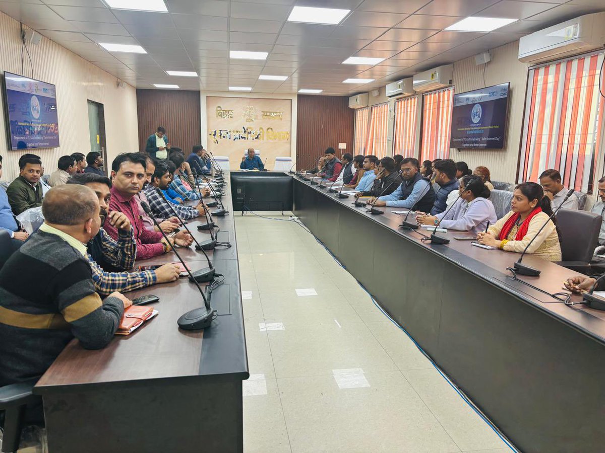 DitBihar's tweet image. #SaferInternetDay aims to raise awareness &amp;amp; promote safe and responsible Internet use, among all citizens.
To mark this, an awareness campaign cum training session was conducted at the conference hall of DIT on Feb 11, 2025 under the aegis of its ISEA Project.
@AbhaySinghIAS