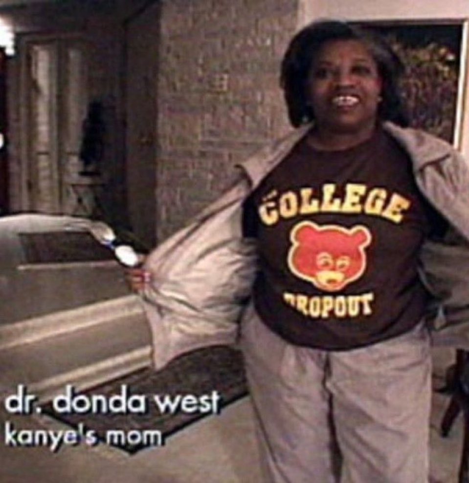 grumpygenzee's tweet image. She be heartbroken in her ghost 💔